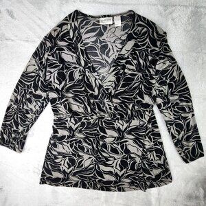 Chicos Travelers Knit Top Womens Size 2 Stretch 3/4 Sleeve Black Geometric VNeck